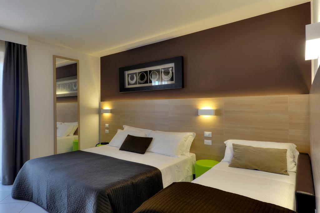 Hotel Sole Montesilvano Marina Camera foto