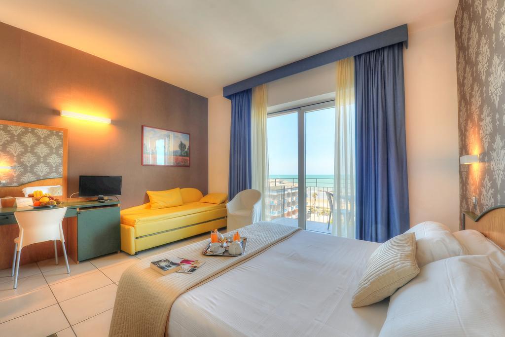 Hotel Sole Montesilvano Marina Camera foto