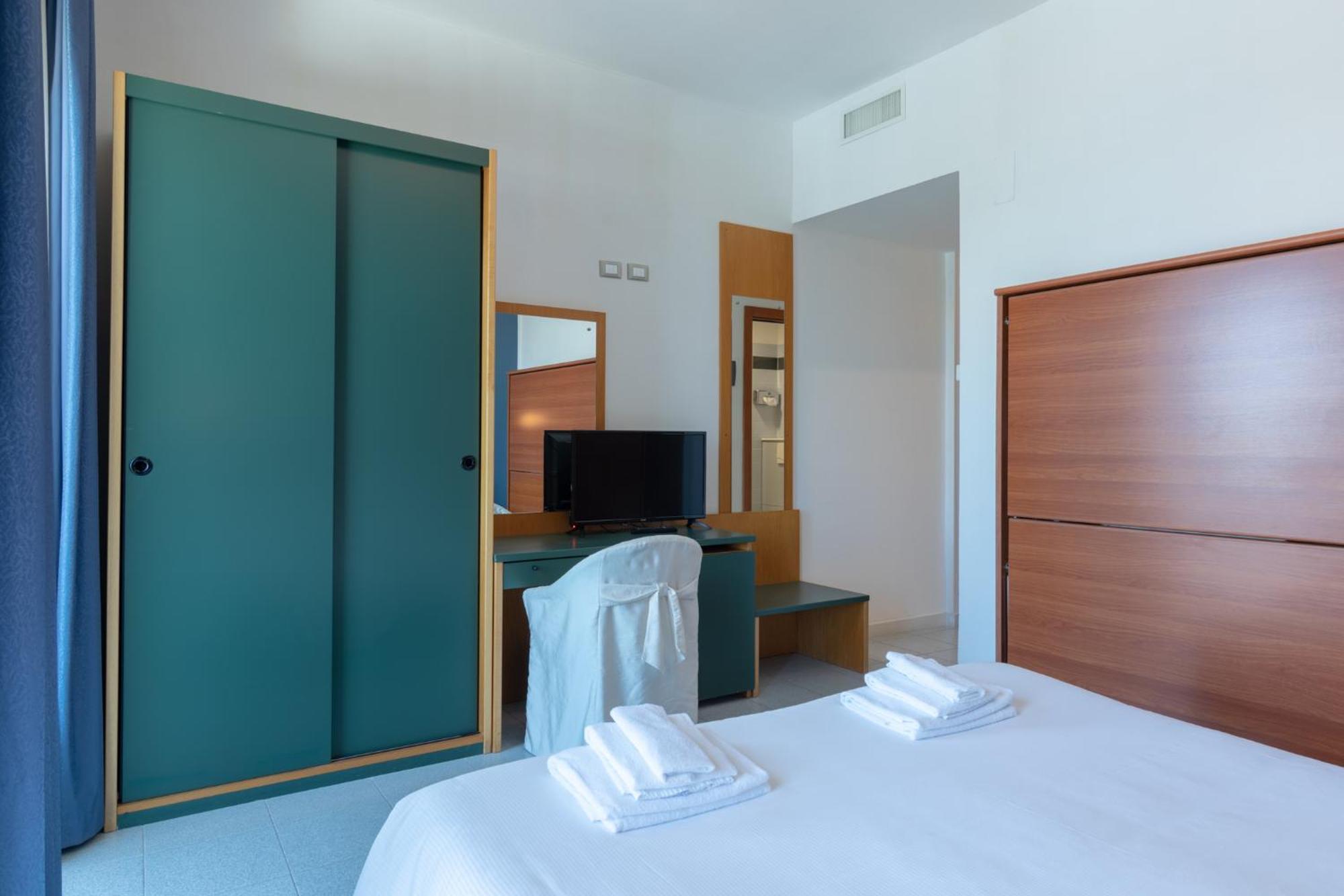 Hotel Sole Montesilvano Marina Esterno foto
