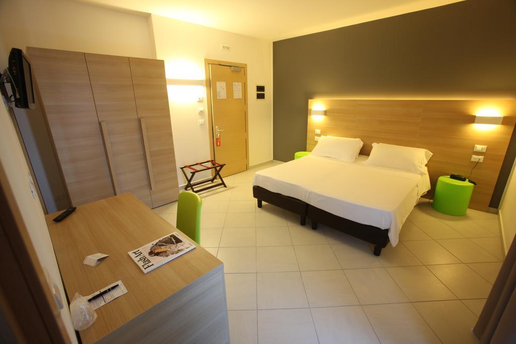 Hotel Sole Montesilvano Marina Esterno foto