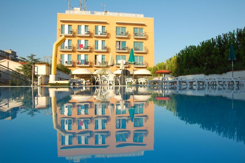 Hotel Sole Montesilvano Marina Esterno foto