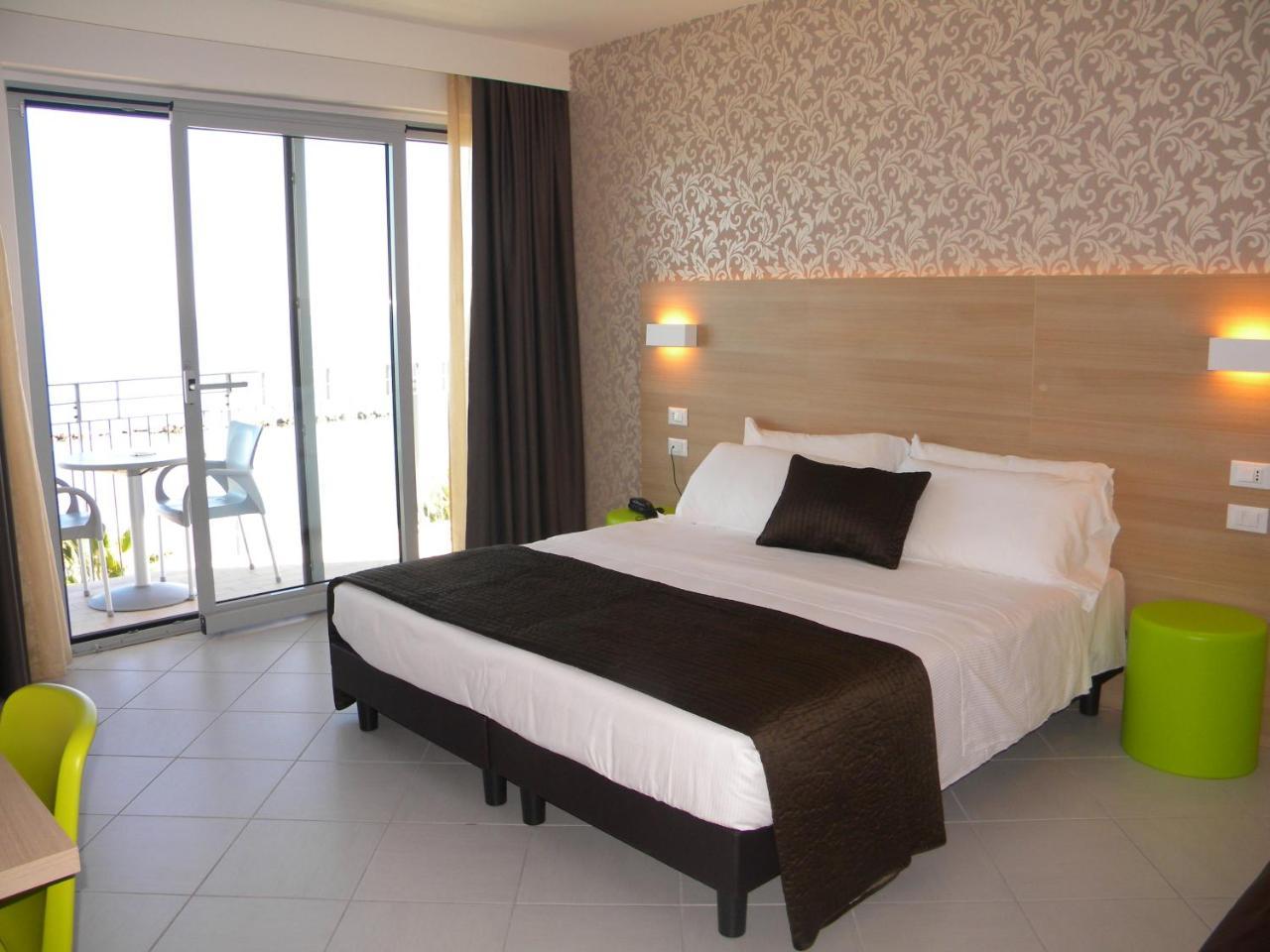Hotel Sole Montesilvano Marina Esterno foto