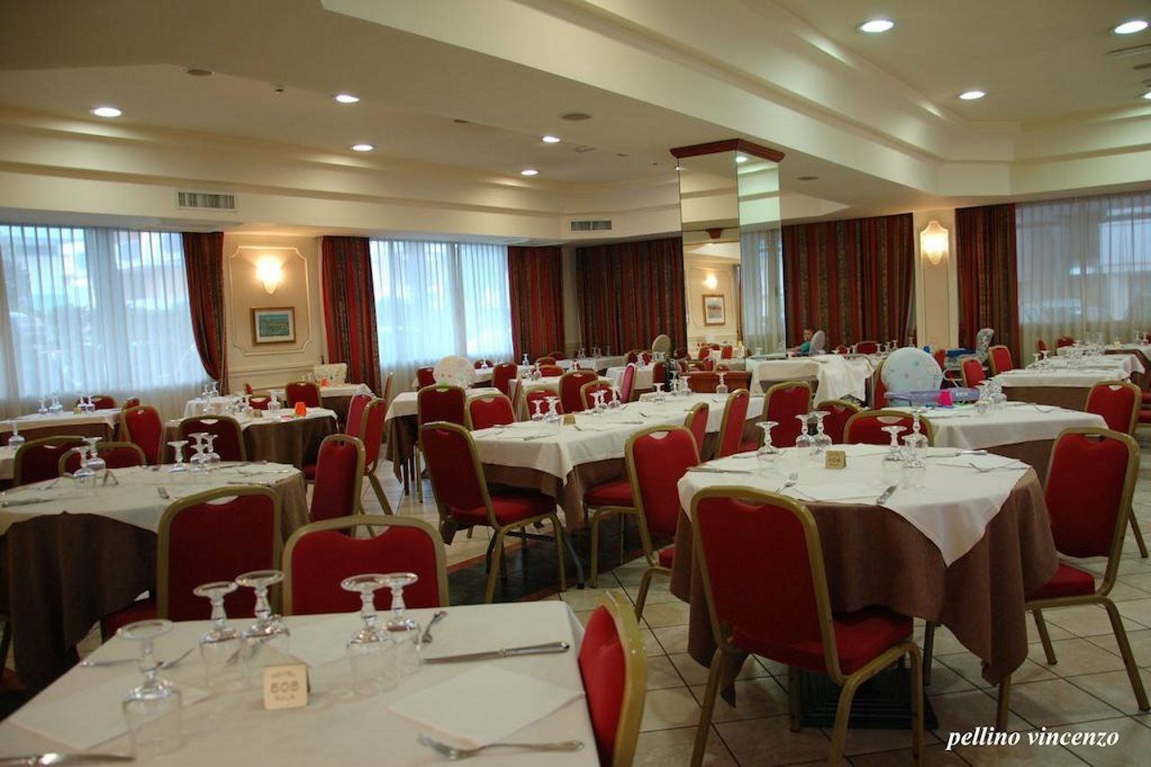 Hotel Sole Montesilvano Marina Esterno foto
