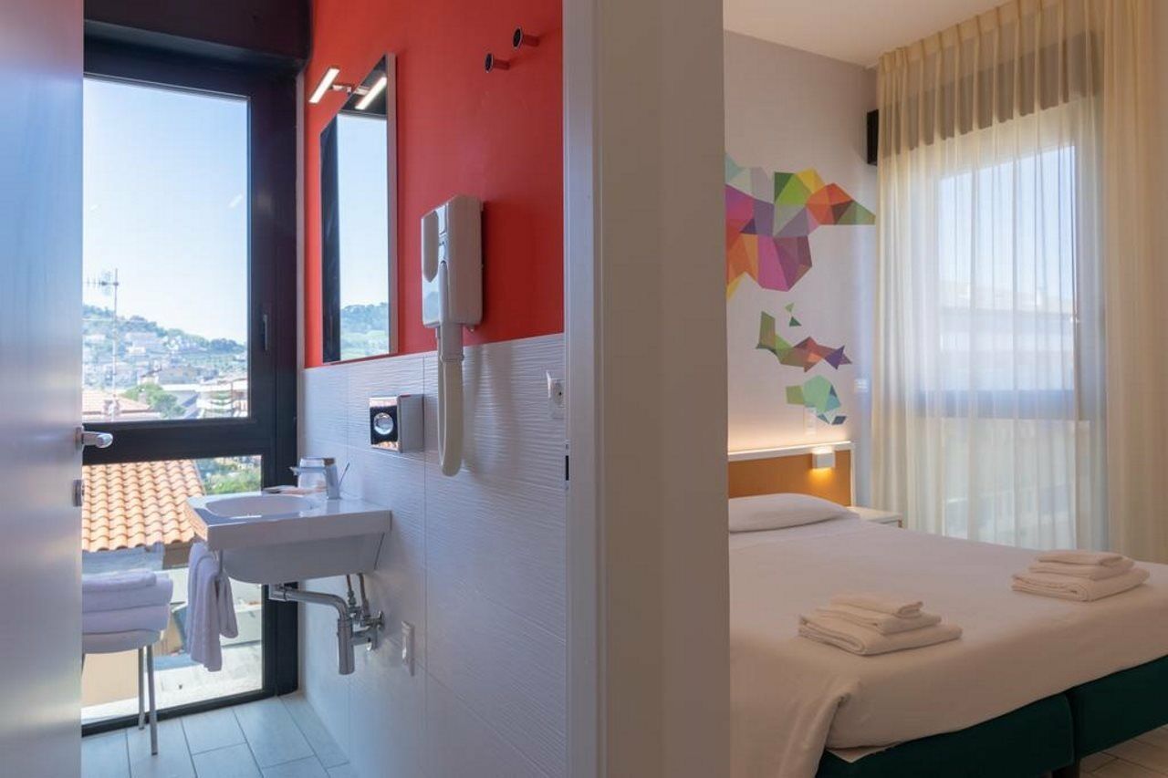 Hotel Sole Montesilvano Marina Esterno foto